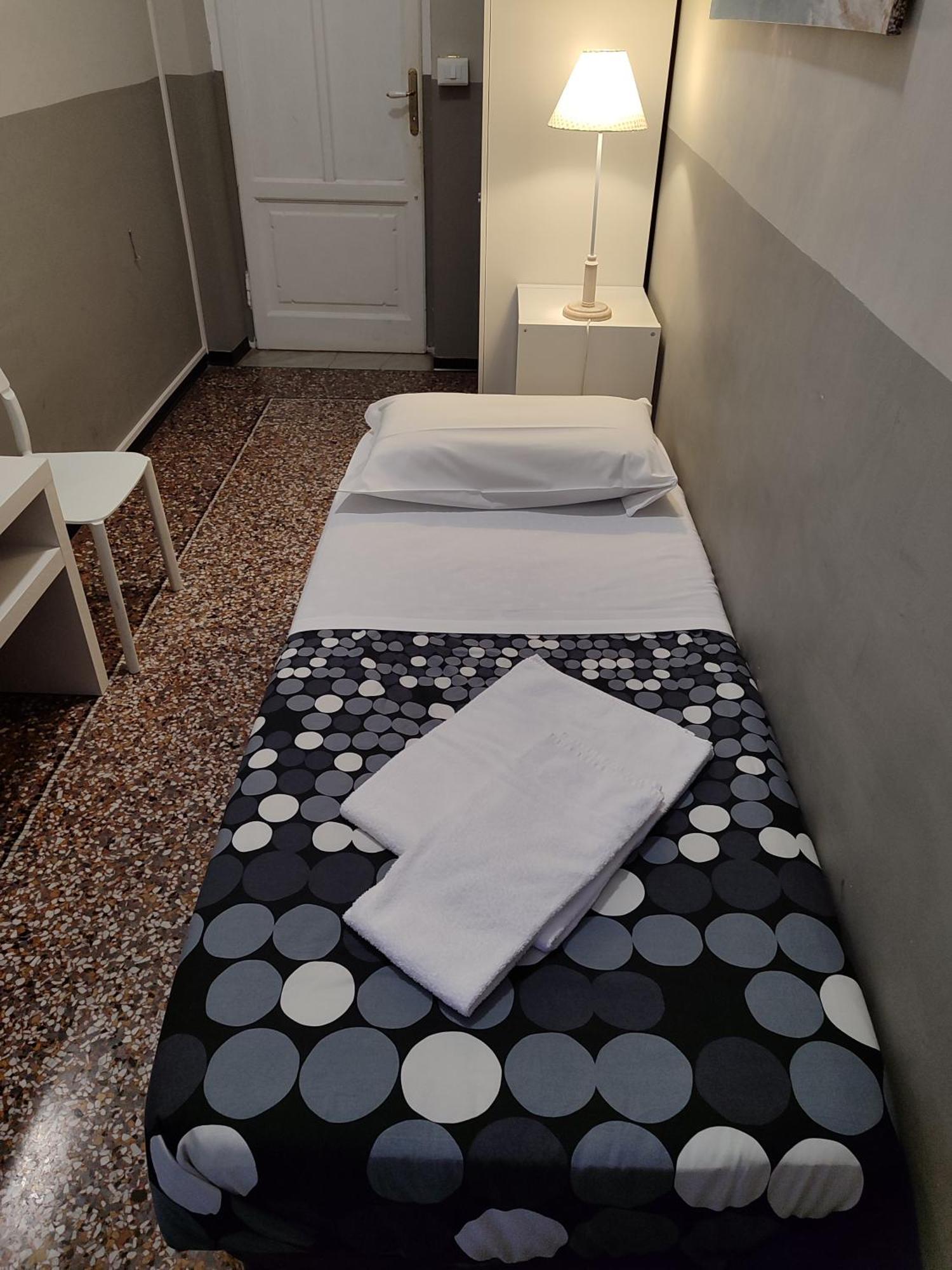 Guesthouse La Briosa Nicole Genoa Bagian luar foto