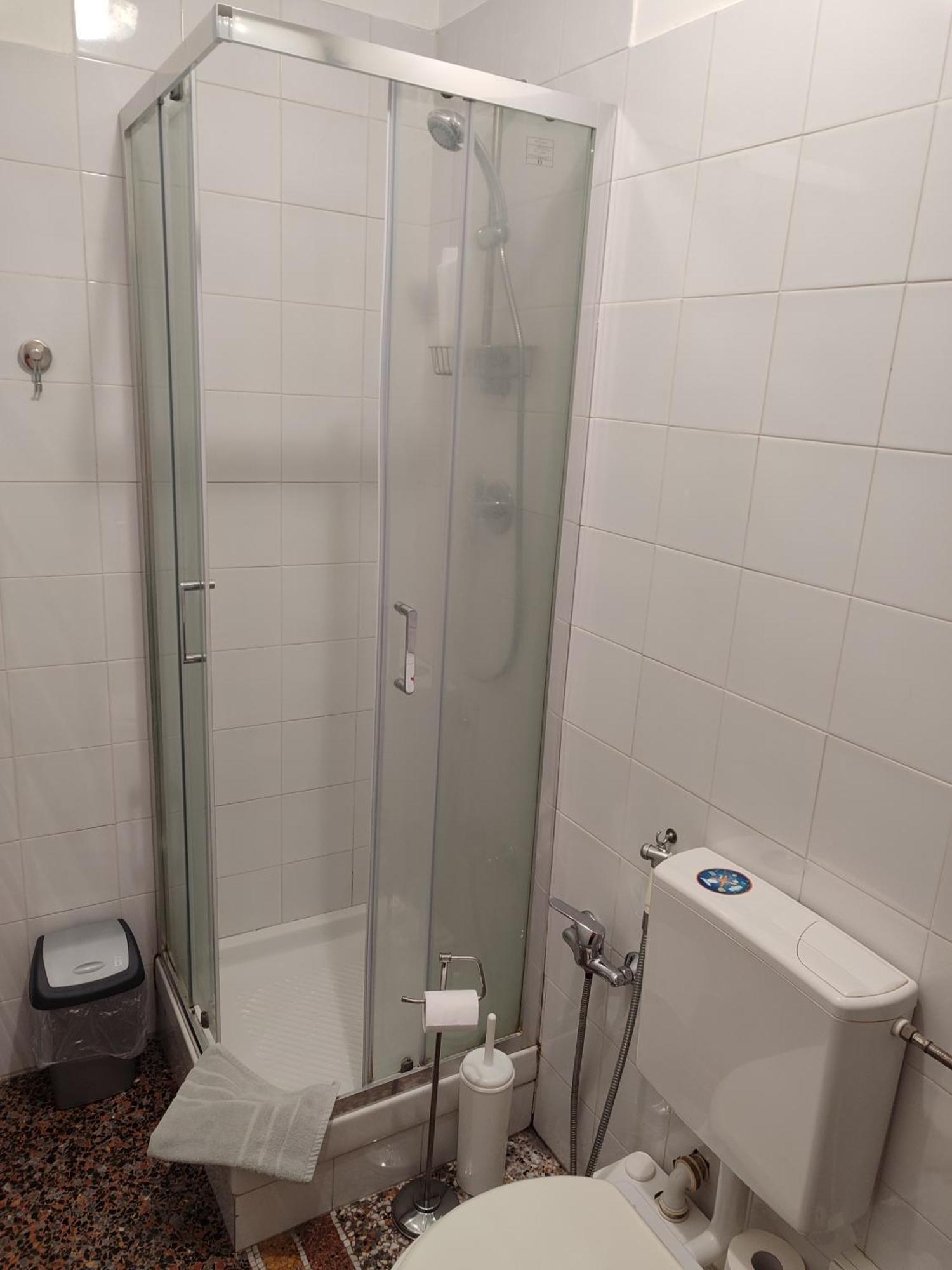 Guesthouse La Briosa Nicole Genoa Bagian luar foto