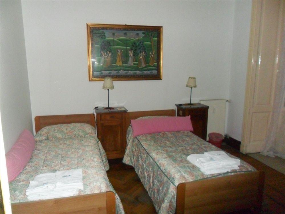 Guesthouse La Briosa Nicole Genoa Bagian luar foto