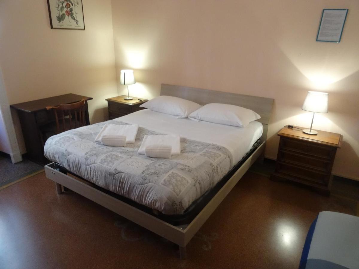 Guesthouse La Briosa Nicole Genoa Bagian luar foto